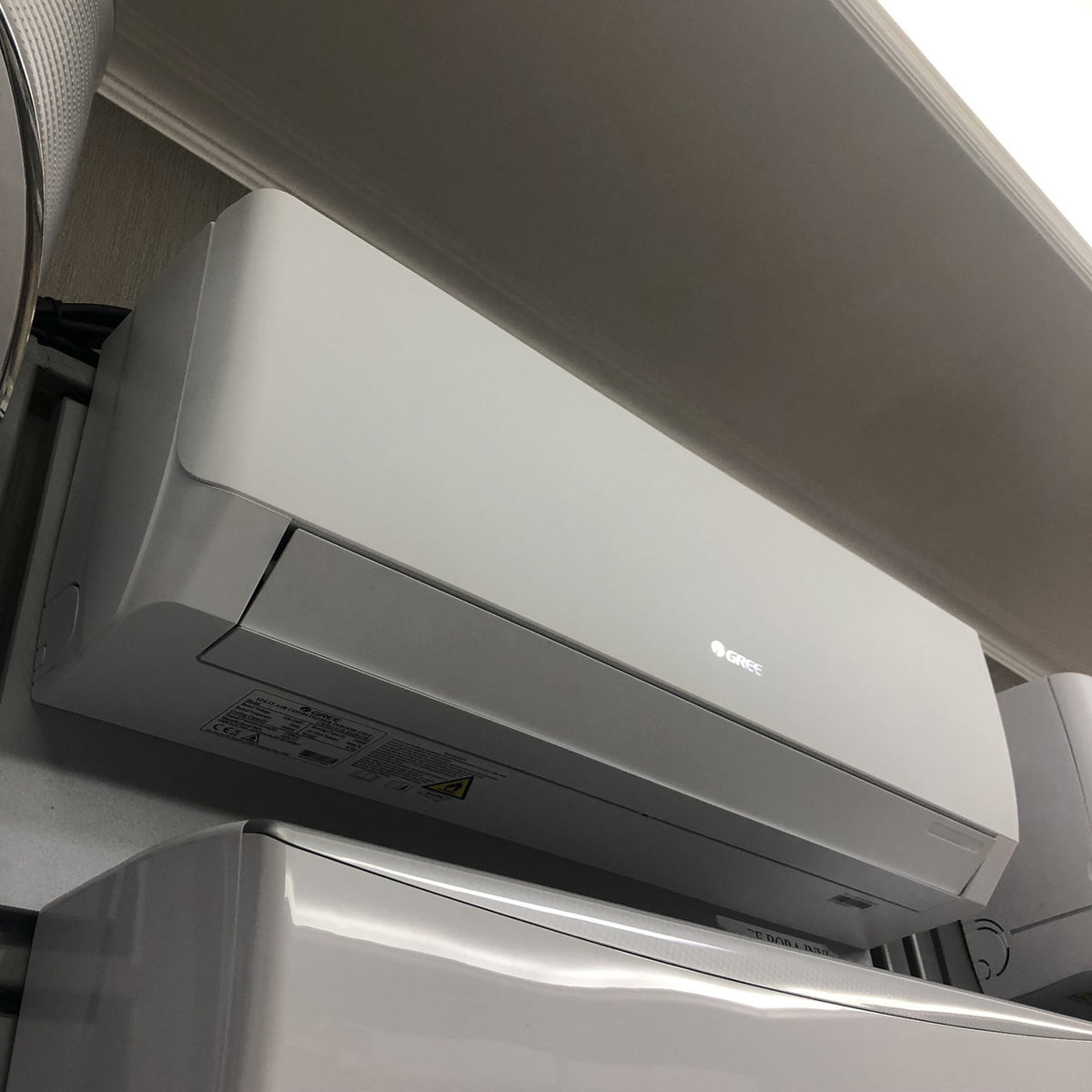 Кондиціонер GREE серії Pular Inverter GWH07AGA-K6DNA1C