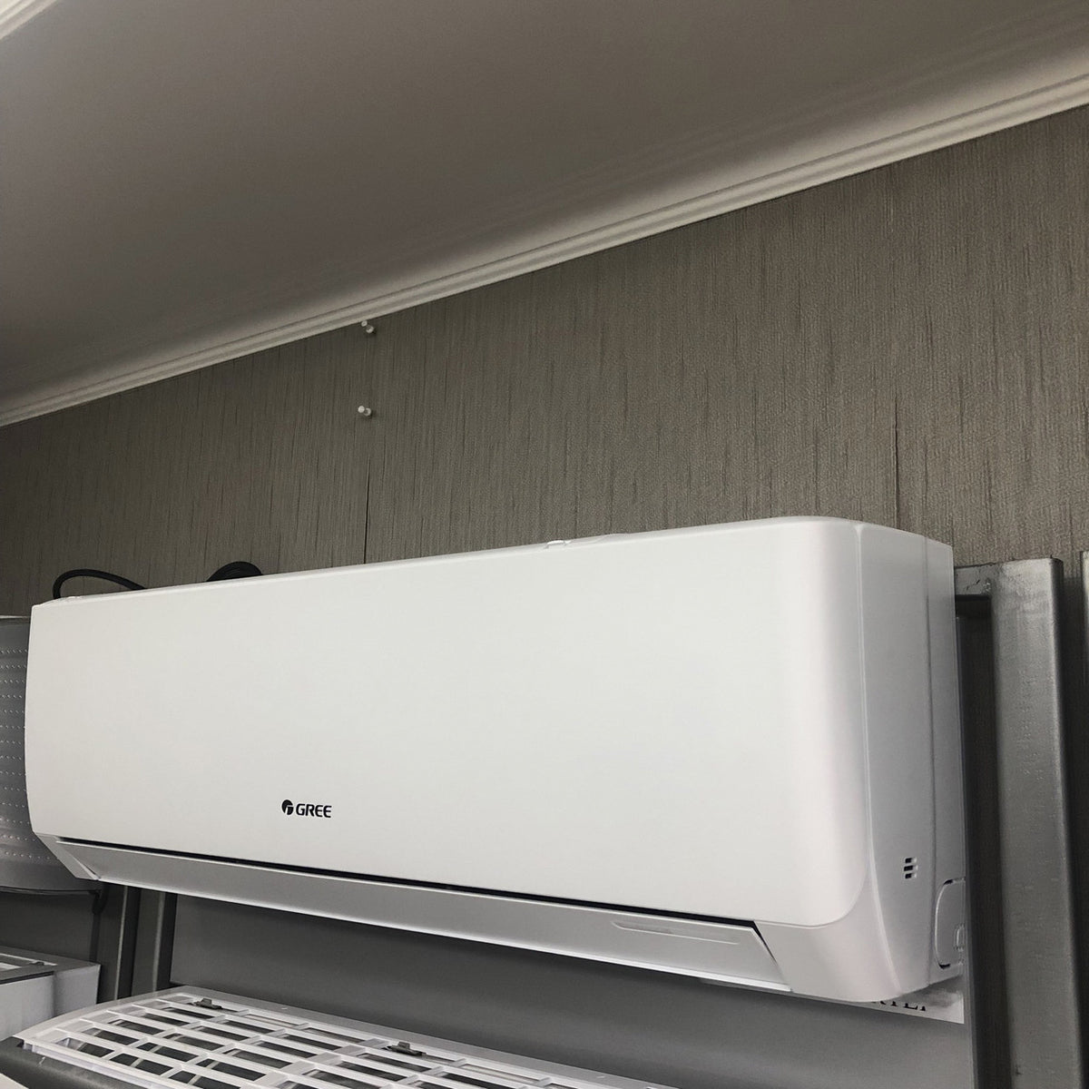 Кондиціонер GREE серії Pular Inverter GWH07AGA-K6DNA1C