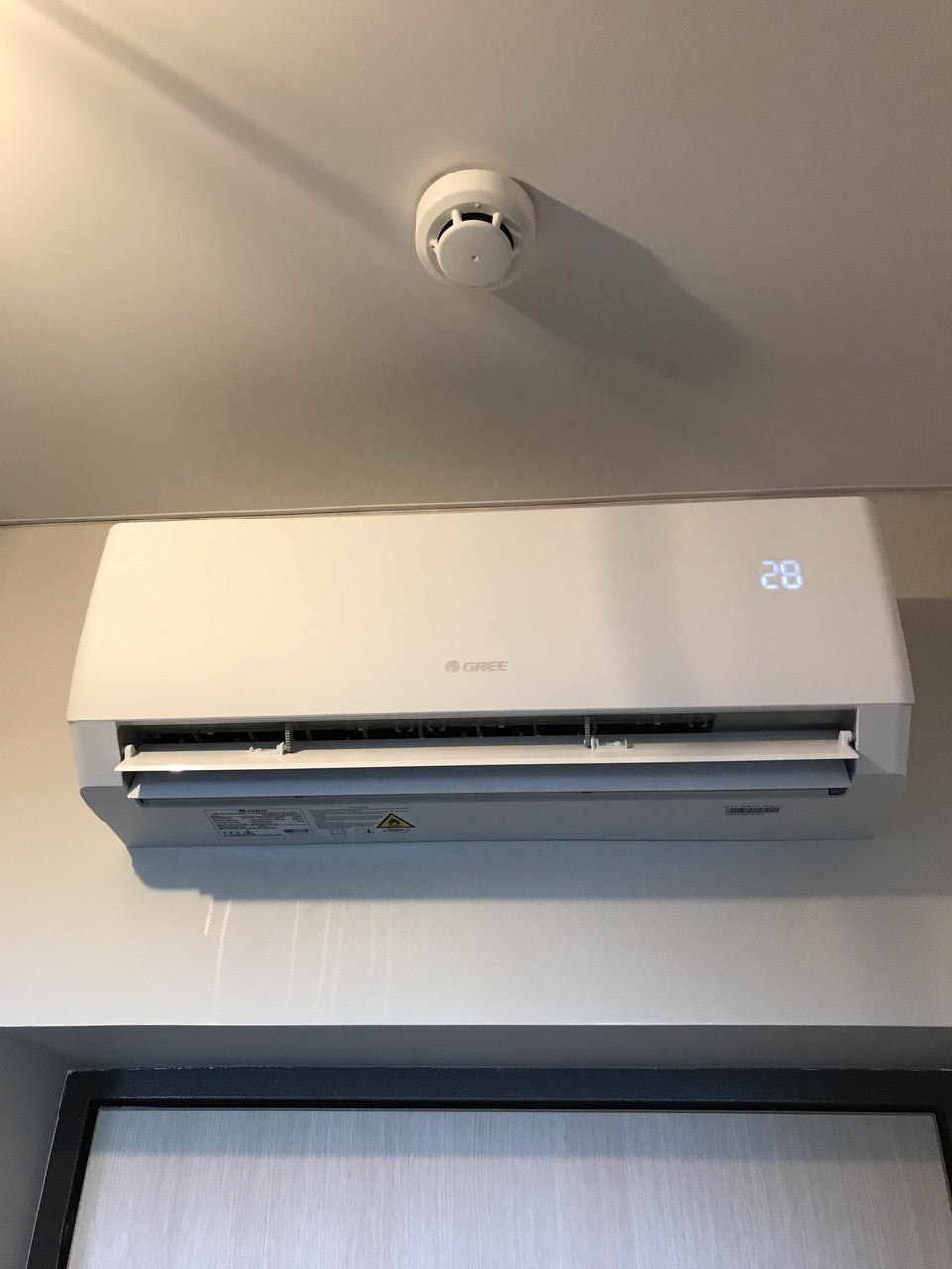Кондиціонер GREE серії Pular Inverter GWH24AGE-K6DNA1A