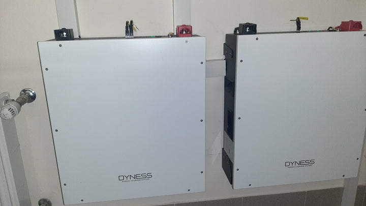 Комплект гібридний інвертор Dyness D6.0K-LS 6 кВт + АКБ Dyness DL5.0C Pro 5,12 кВт·год